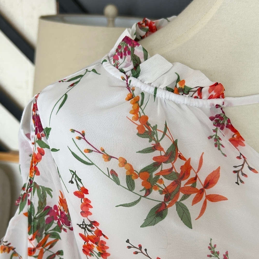 Worthington Floral Blouse - White with Red and Green size large - Picture 3 of 8